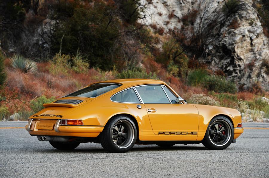  Porsche 911 by Singer 2010 года  (UK) (фото 13 из 16)